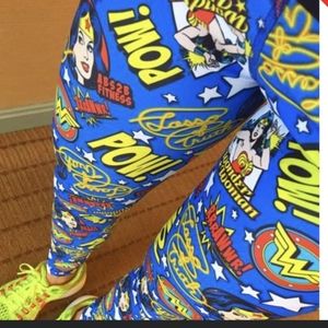 EVERYTHING MUST GO! ABS2B NWOT / Wonder Woman Soft Velvet Capri Leggings / Sz L